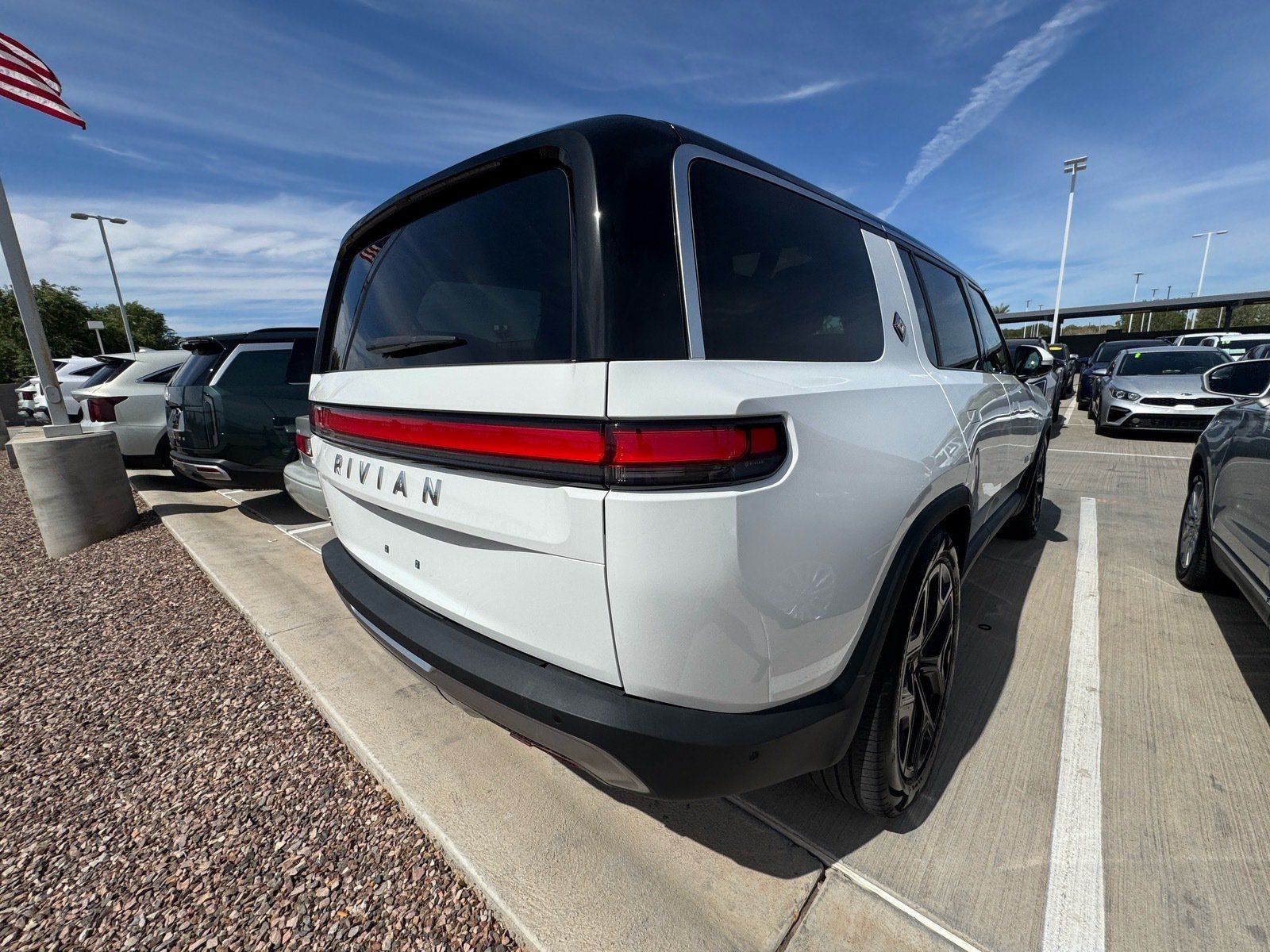 Used 2023 Rivian R1S Adventure Dual AWD/4WD image 4