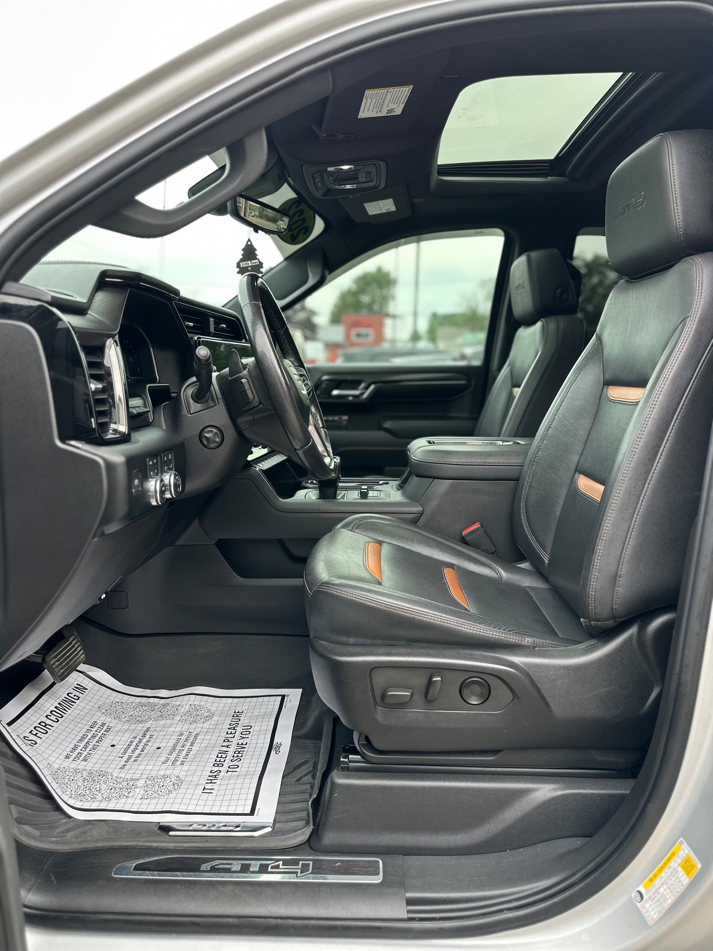 Used 2022 GMC Sierra 1500 AT4 w/ AT4 Premium Package AWD/4WD image 13