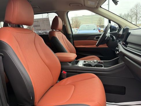 New 2026 Kia Carnival EX image 12