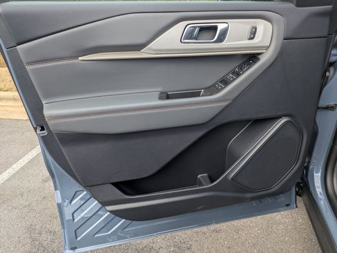 New 2026 Ford Explorer Active image 9