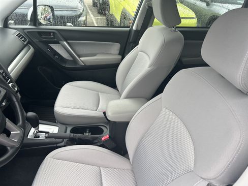 Used 2018 Subaru Forester 2.5i Premium w/ All-Weather Package AWD/4WD image 12