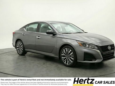 Used 2025 Nissan Altima 2.5 SV FWD image 1