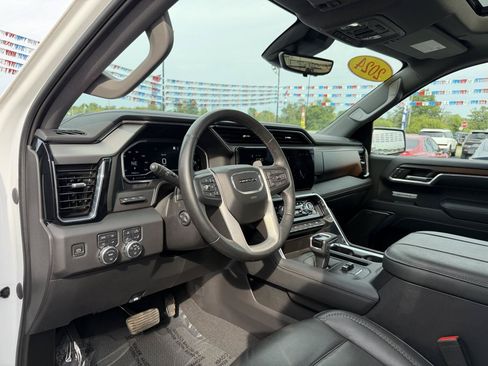 Used 2024 GMC Sierra 1500 Denali w/ Technology Package AWD/4WD image 16