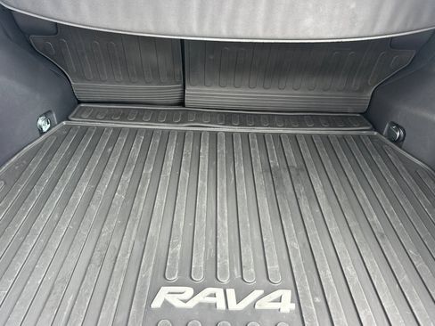 Used 2025 Toyota RAV4 XLE w/ Convenience Package AWD/4WD image 18