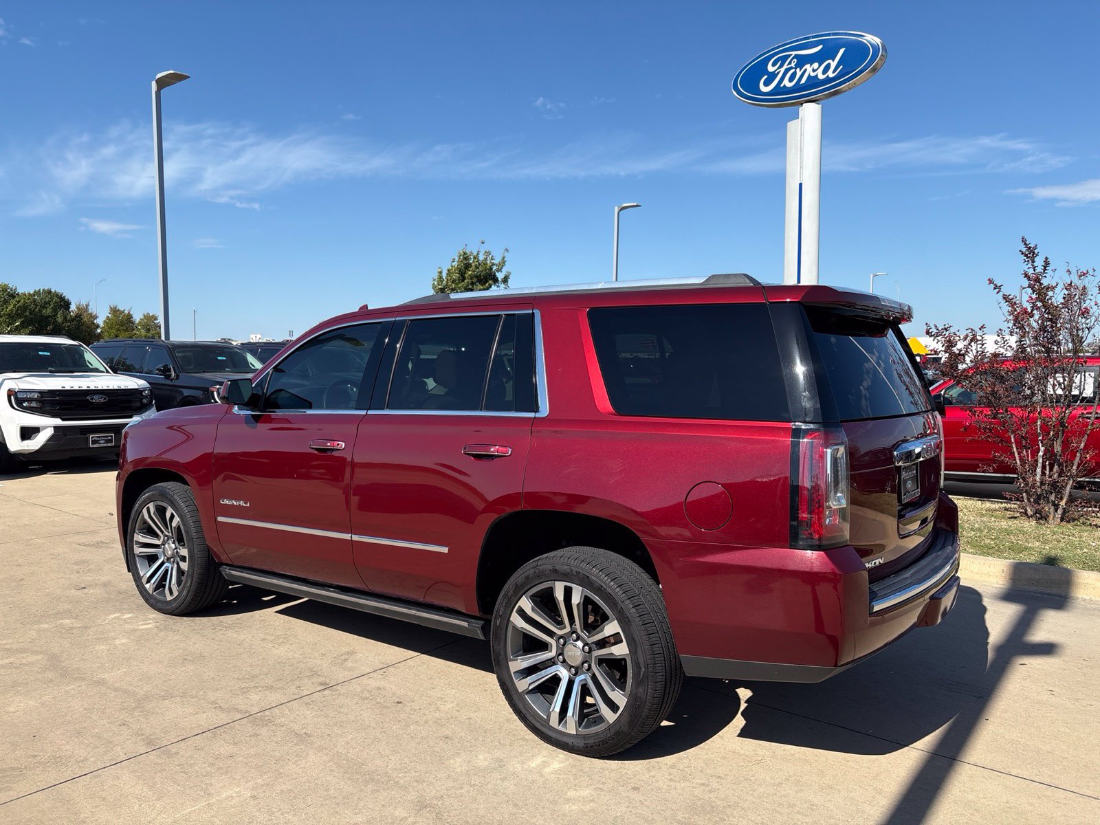 Used 2017 GMC Yukon Denali w/ Open Road Package RWD image 3