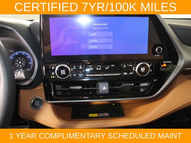 Used 2026 Toyota Highlander Platinum AWD/4WD image 25