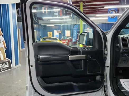 Used 2017 Ford F150 Raptor w/ Equipment Group 802A Luxury image 8