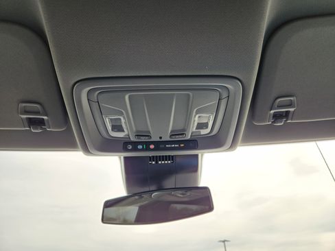 Used 2024 Chevrolet Silverado 1500 Custom image 19