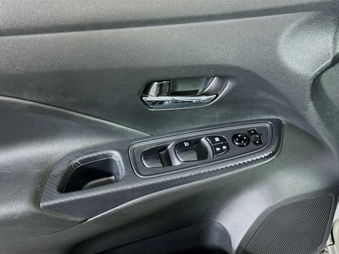 Used 2023 Nissan Versa SV image 15