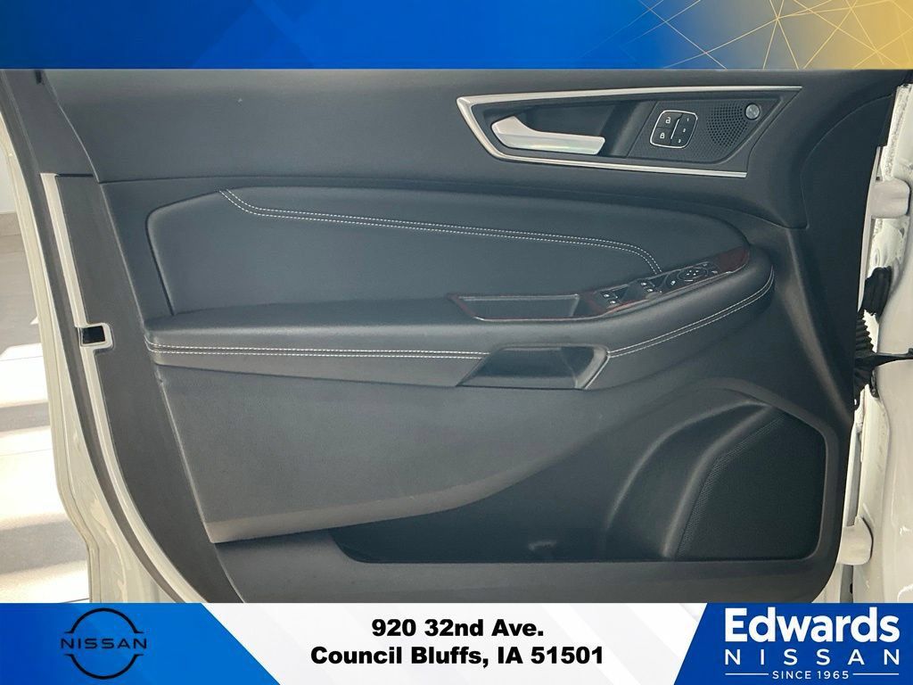 Used 2021 Ford Edge Titanium AWD/4WD image 21
