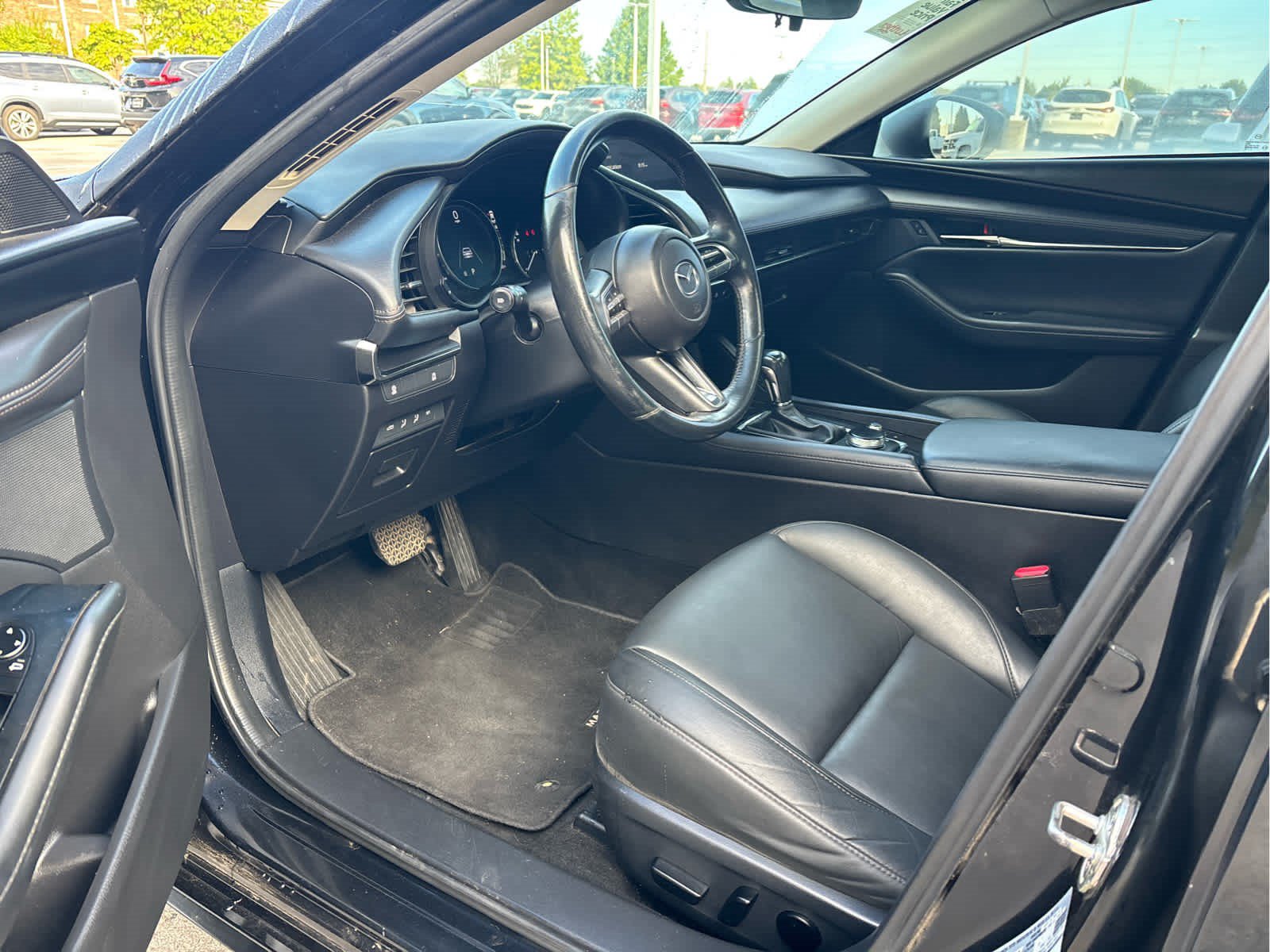 Used 2022 MAZDA MAZDA3 s FWD image 6