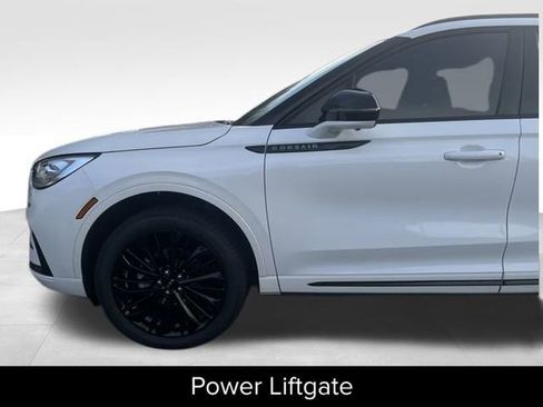 Certified 2023 Lincoln Corsair Reserve w/ Equipment Group 201A image 17