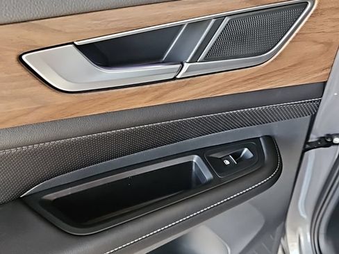 New 2026 Volkswagen Atlas SE FWD image 24