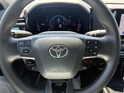 Used 2026 Toyota Camry LE FWD image 22