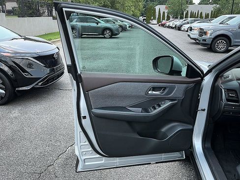 Certified 2023 Nissan Rogue SV AWD/4WD image 11