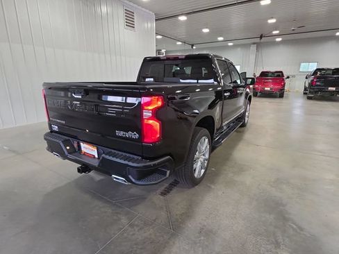 Used 2023 Chevrolet Silverado 1500 High Country w/ High Country Premium Package AWD/4WD image 8