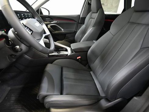 Used 2025 Audi Q5 Premium Plus AWD/4WD image 8