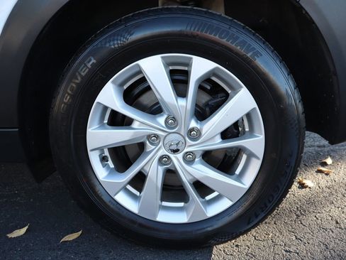 Used 2019 Hyundai Tucson SE image 42