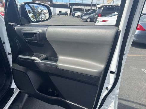 Used 2020 Toyota Tacoma SR5 image 25