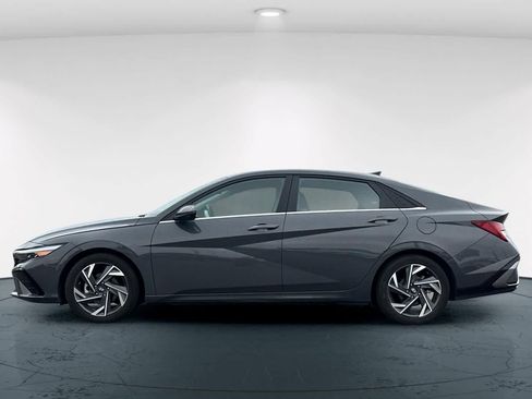 Used 2024 Hyundai Elantra Limited FWD image 9