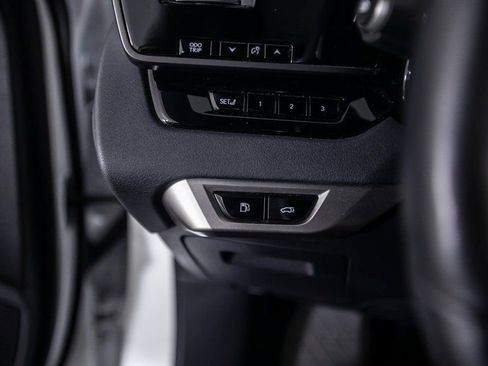 Used 2025 Lexus RX 450h AWD w/ Luxury Package image 33