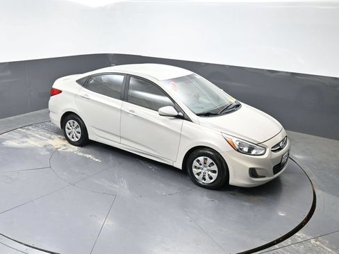 Used 2017 Hyundai Accent SE FWD image 39