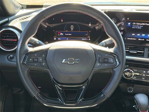 Used 2024 Chevrolet Trax RS w/ Sunroof Package image 23