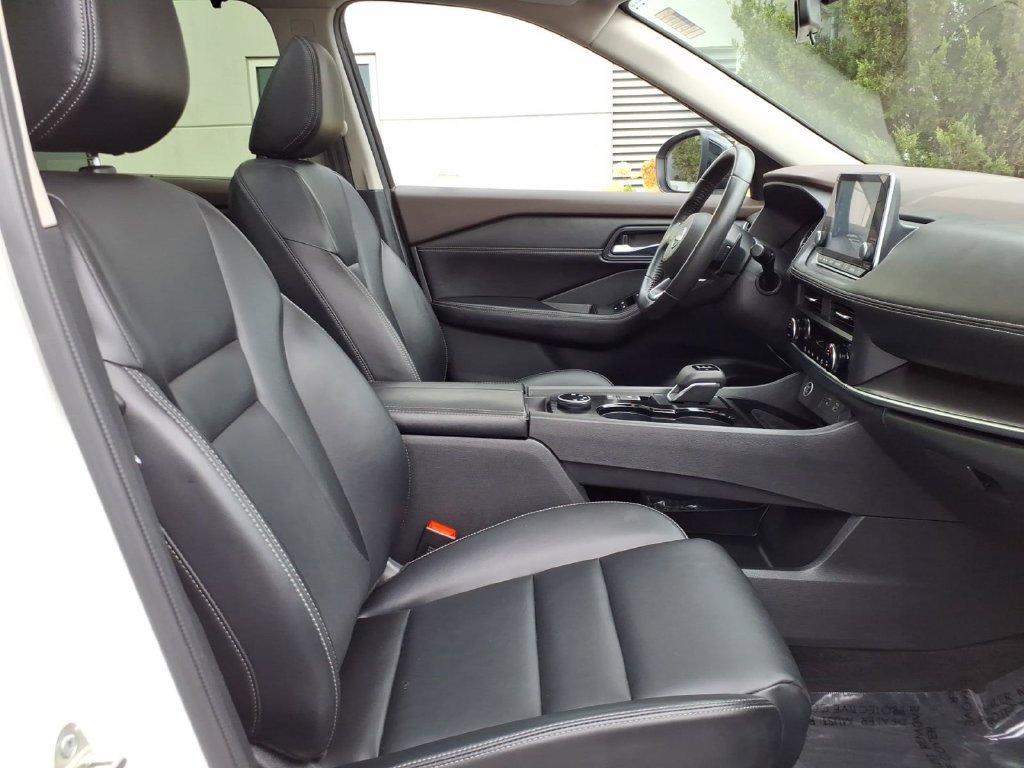 Certified 2023 Nissan Rogue SV w/ SV Premium B Package AWD/4WD image 10