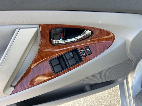 Used 2009 Toyota Camry XLE image 4