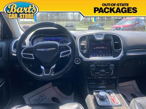 Used 2019 Chrysler 300 Limited AWD/4WD image 21