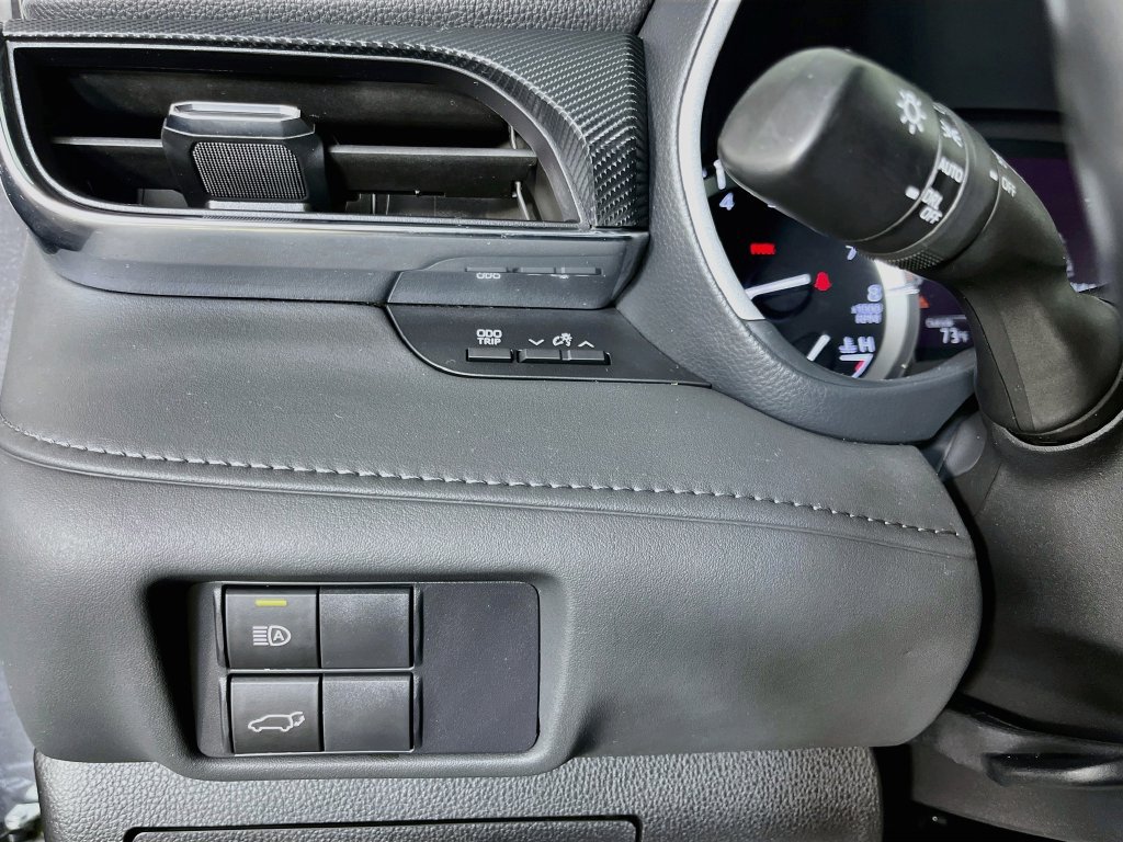 Used 2021 Toyota Highlander XSE AWD/4WD image 11