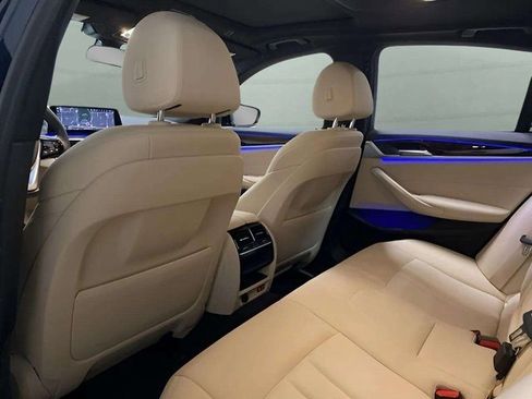 Used 2020 BMW 530i w/ Convenience Package image 19