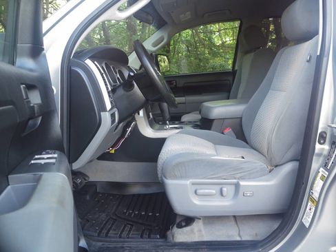 Used 2010 Toyota Tundra 4x4 Double Cab image 10