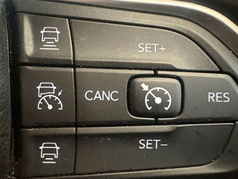 Used 2024 Jeep Grand Cherokee Limited AWD/4WD image 23