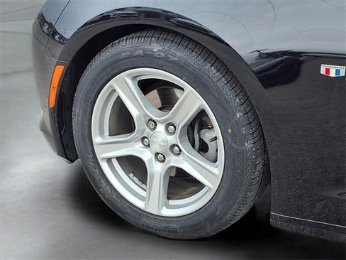 Used 2017 Chevrolet Camaro LT w/ Technology Package image 17