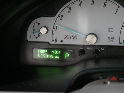 Used 2002 Ford Thunderbird RWD image 21