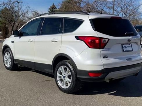 Used 2019 Ford Escape SEL image 4