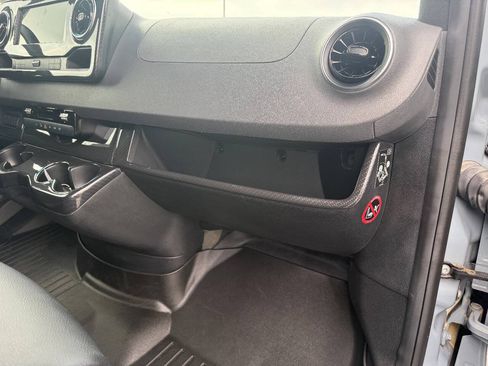 Used 2022 Mercedes-Benz Sprinter 2500 image 15