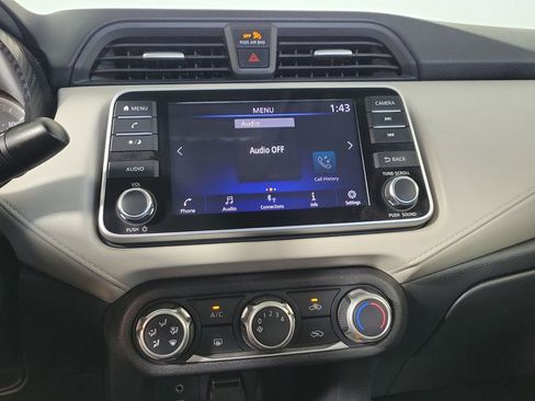 Used 2021 Nissan Versa SV FWD image 19