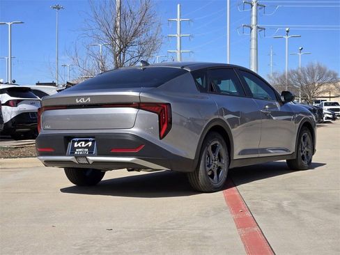 New 2026 Kia K4 LXS image 4