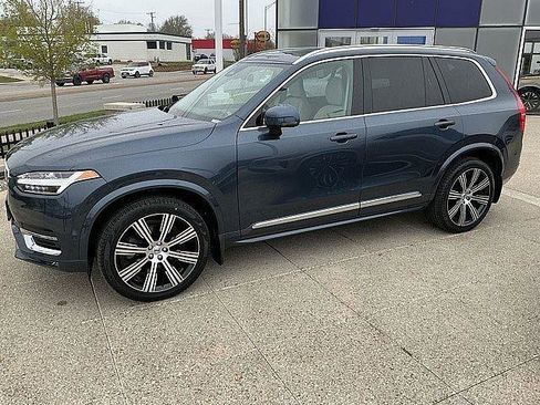 Certified 2023 Volvo XC90 B6 Ultimate w/ Protection Package AWD/4WD image 11