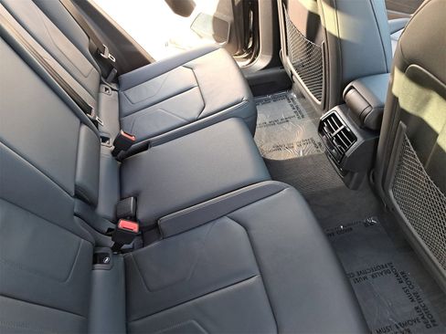 Certified 2025 Audi Q3 2.0T Premium w/ Convenience Package image 11