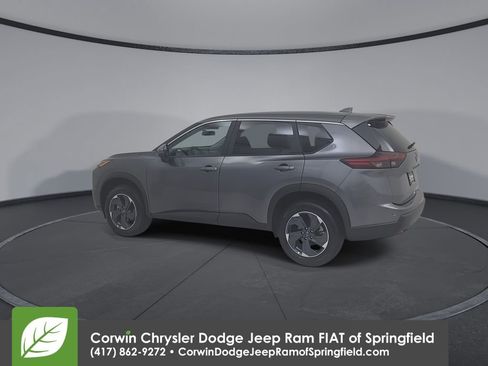 Used 2025 Nissan Rogue SV image 10