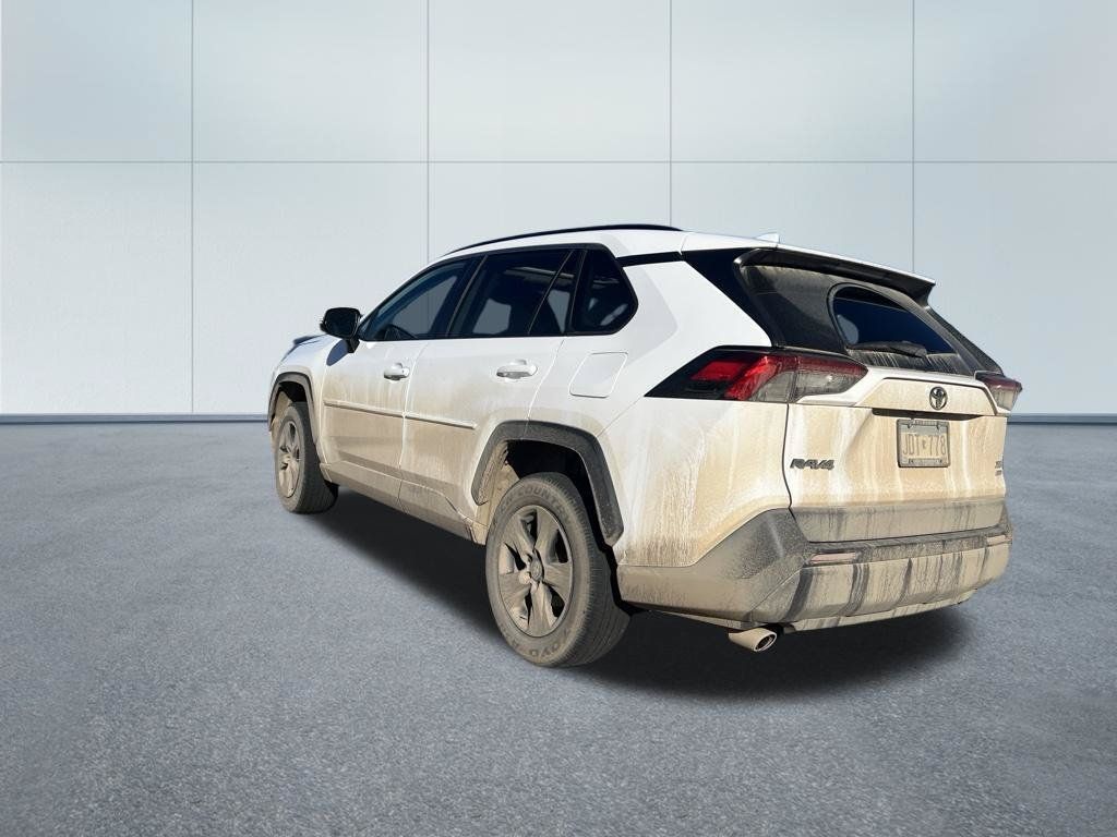 Used 2022 Toyota RAV4 XLE w/ Convenience Package AWD/4WD image 8