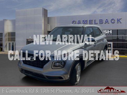 Used 2024 Hyundai Venue SE FWD image 1