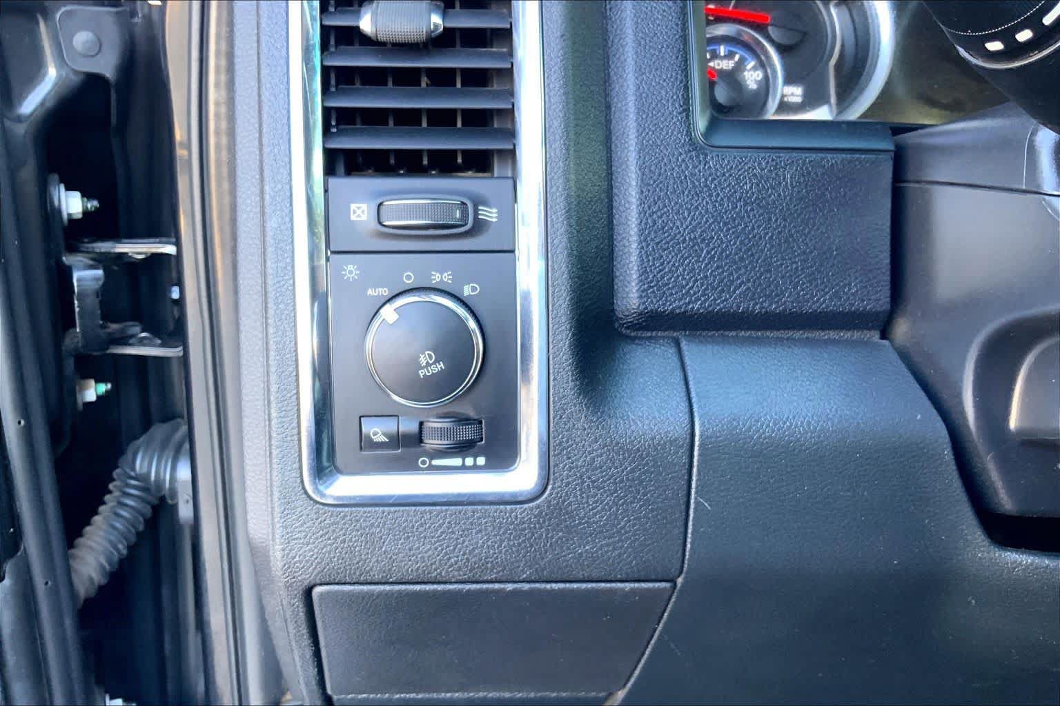 Used 2016 RAM 3500 Laramie AWD/4WD image 31