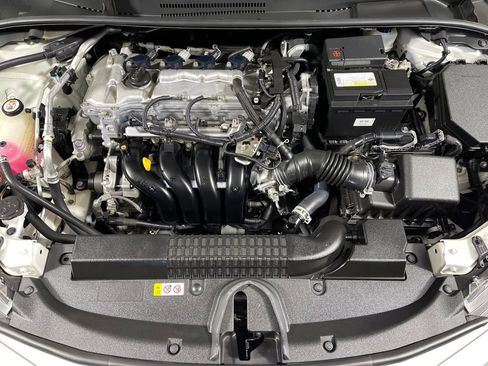 Used 2021 Toyota Corolla LE image 9