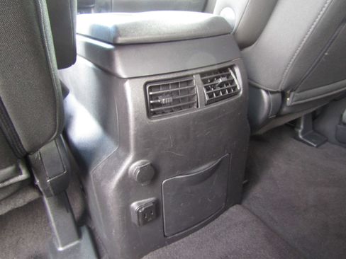 Used 2015 Nissan Titan SV image 12