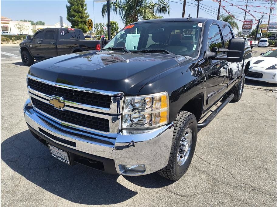 Used 2010 Chevrolet Silverado 2500 LT w/ Interior Plus Package AWD/4WD image 18