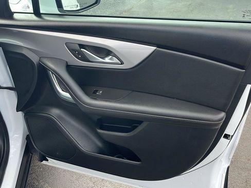 Used 2025 Chevrolet Blazer LT image 27